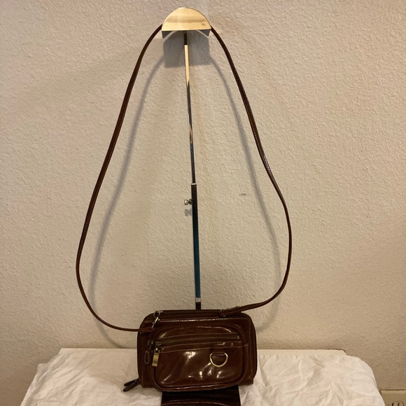 Handbags - Elegant Brown Leather Crossbody Bag